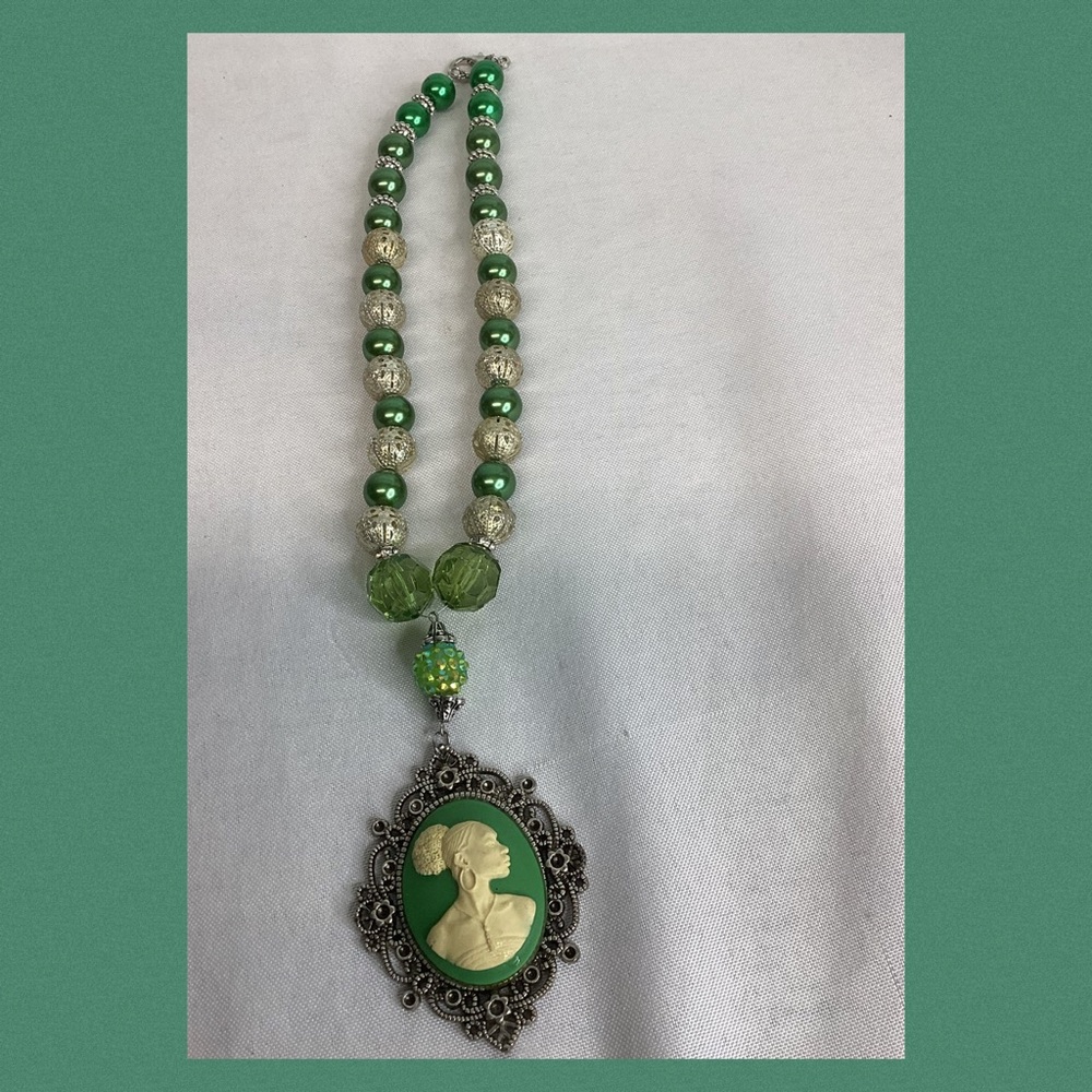 Elegant Green Cameo Pendant Necklace
